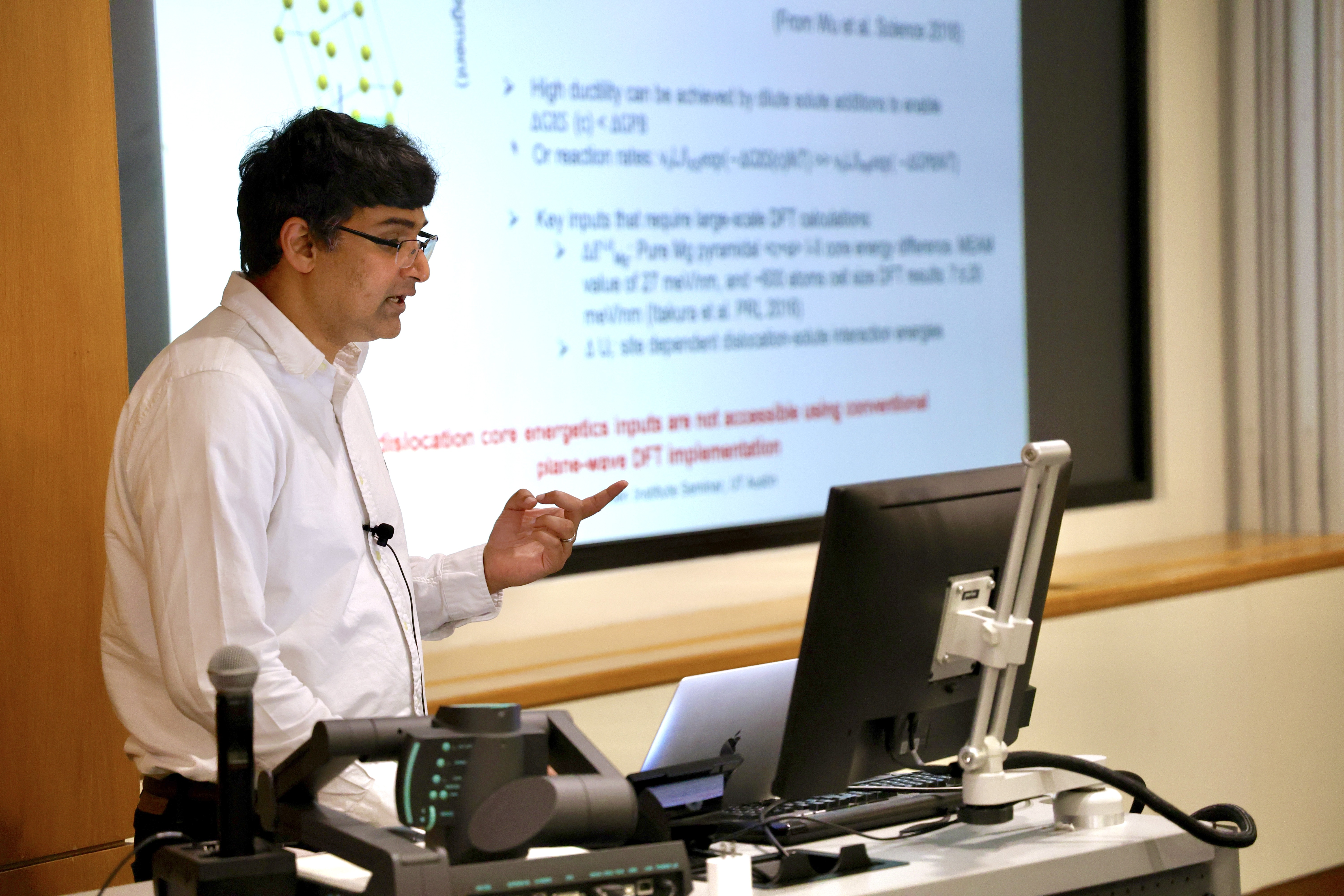 Distinguished Lecturer Vikram Gavini Presents Research on Computational Materials