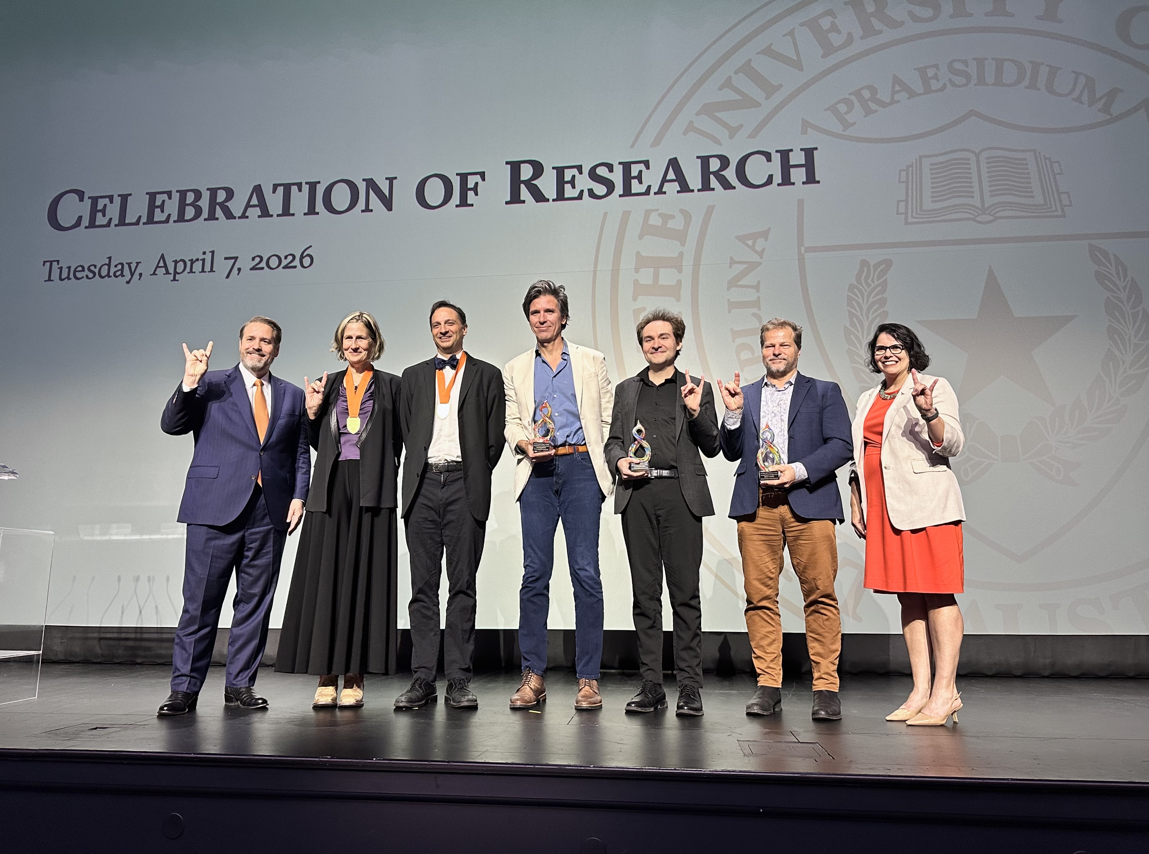 L-r: UT President Jim Davis, Janine Barchas, Tom Yankeelov, Oscar Cásares, Edoardo Baldini, Brian Korgel, and Interim Vice President for Research Fernanda Leite. Credit: Oden Institute